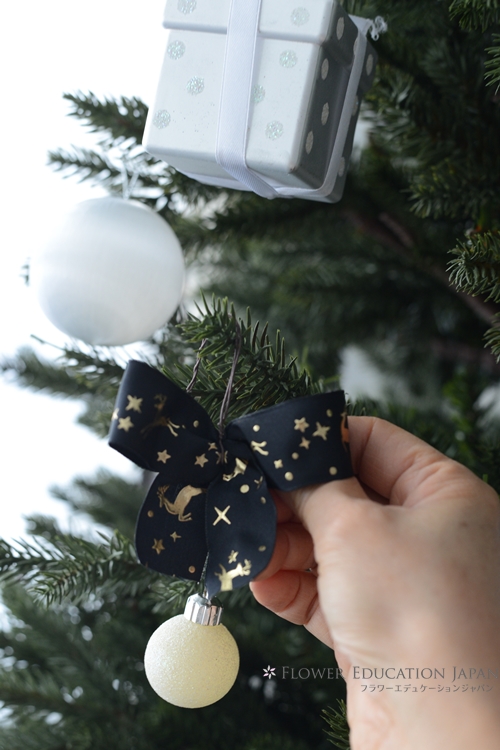 いつものクリスマスツリーがこんなに素敵に！飾り付け5つのポイント | フラワーエデュケーションジャパン