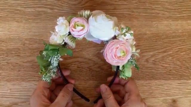 カチューシャを使って簡単に ロマンチックな花冠の作り方 無料動画配信中 フラワーエデュケーションジャパン